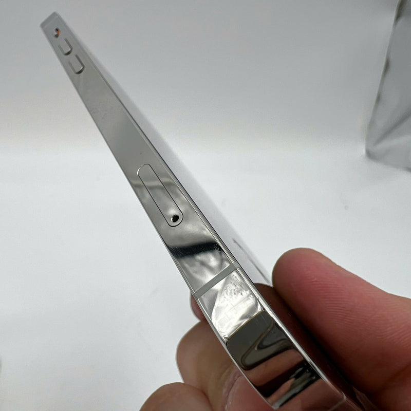 iPhone 12 Pro 256GB Trắng 98% pin 100% Máy đã trả hết tiền mạng dùng như Quốc tế Apple (xước viền, đốm 1x,ĐTP) - HH6005