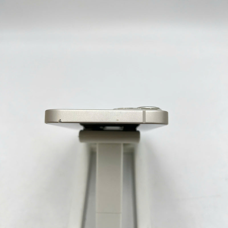 iPhone 13 256GB Trắng 98% pin 100% Quốc tế từ SB (Không dùng sim SB - Đã thay pin, màn xước, viền xước) - HH9359