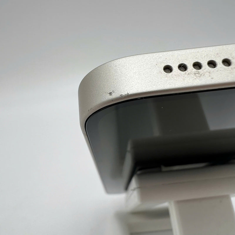 iPhone 13 256GB Trắng 98% pin 100% Quốc tế từ SB (Không dùng sim SB - Đã thay pin, màn xước, viền xước) - HH9359