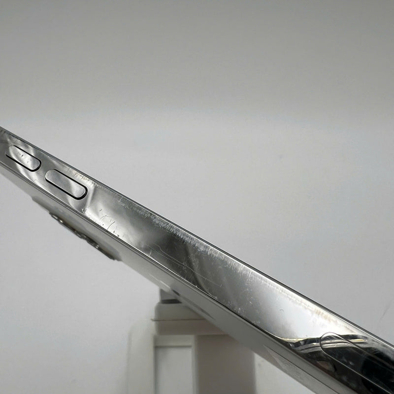 iPhone 12 Pro 128GB Trắng 98% pin 100% Máy đã trả hết tiền mạng dùng như Quốc tế Apple (Đã thay pin, xước viền) - HH0153