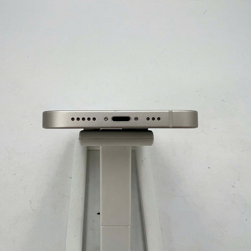 iPhone 14 256GB Trắng 98% pin 100% Quốc tế từ AU (Không dùng sim AU - Đã thay pin, màn viền xước, xước viền cam) - HH5659