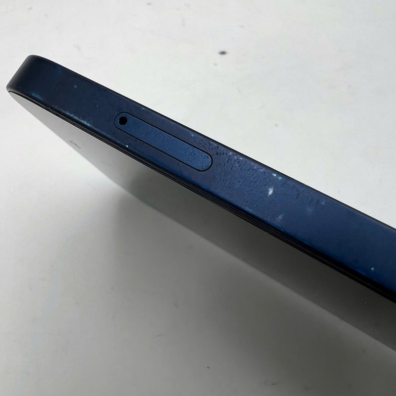 iPhone 12 128GB Xanh dương 98% pin 100% Máy đã trả hết tiền mạng dùng như Quốc tế Apple (Đã thay pin, xước viền cam, xước sơn viền) - HH5370