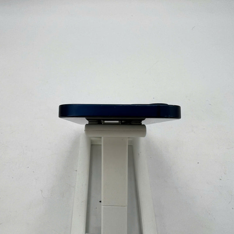 iPhone 12 128GB Xanh dương 98% pin 100% Máy đã trả hết tiền mạng dùng như Quốc tế Apple (Đã thay pin, xước viền cam, xước sơn viền) - HH5370
