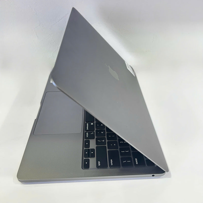 Macbook Pro 2022 13.3in Xám Apple M2/ RAM 16GB/ SSD 256GB 98% BPTA (sạc 128 lần)