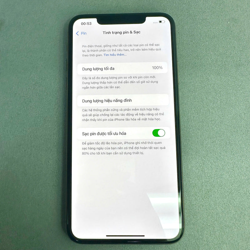 iPhone 11 Pro Max 256GB Vàng 98% pin 100% Quốc tế Apple (Đã thay pin, đốm 1x, xước mặt) - HH7079