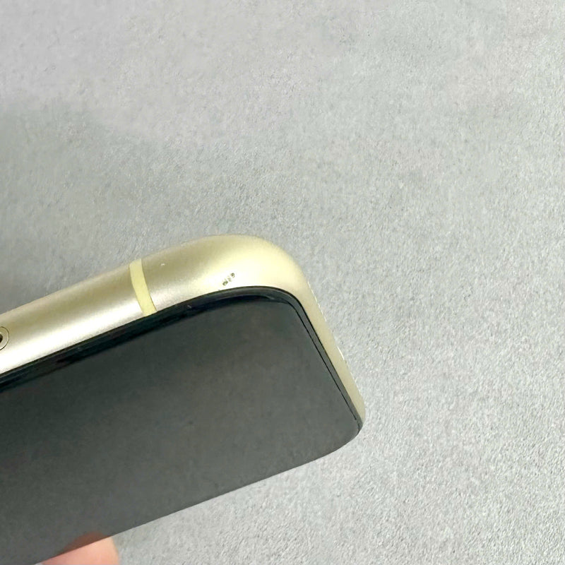 iPhone Xr 64GB Vàng 98% pin 88% Quốc tế Apple (xước viền) - HH1817