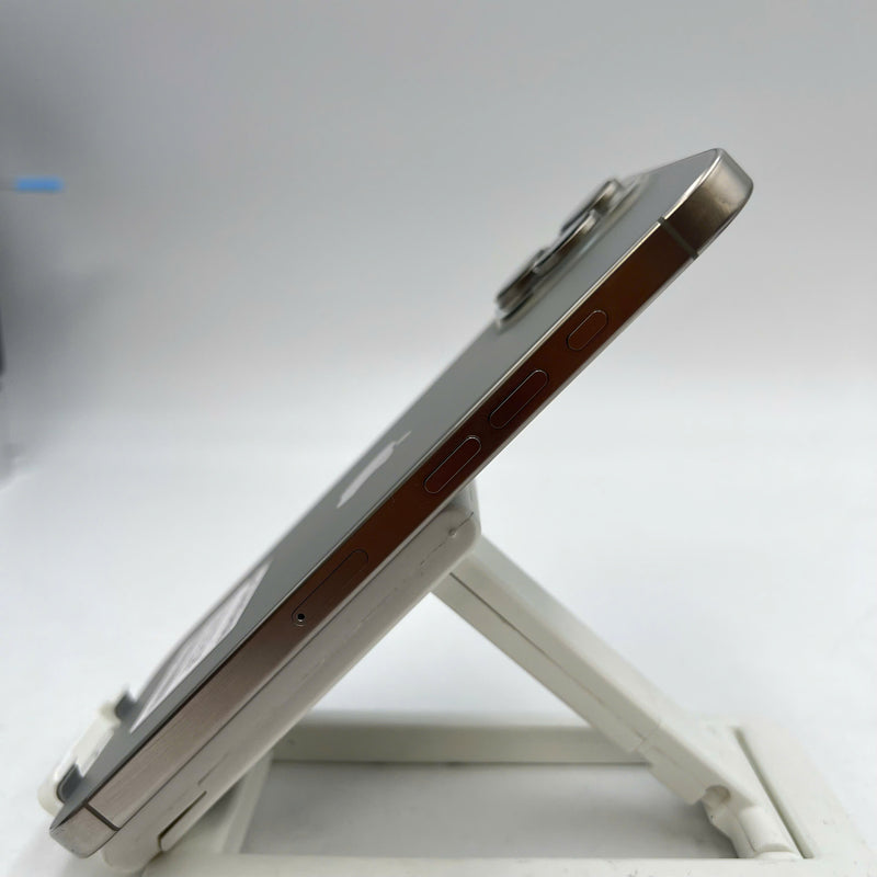 iPhone 16 Pro Max 256GB Tự Nhiên 98% pin 94% Quốc tế từ SB (Không dùng sim SB - xước viền nhẹ) - HH9791