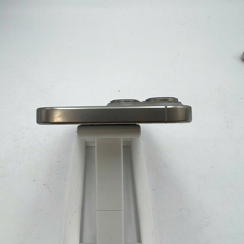 iPhone 16 Pro Max 256GB Tự Nhiên 98% pin 94% Quốc tế từ SB (Không dùng sim SB - xước viền nhẹ) - HH9791