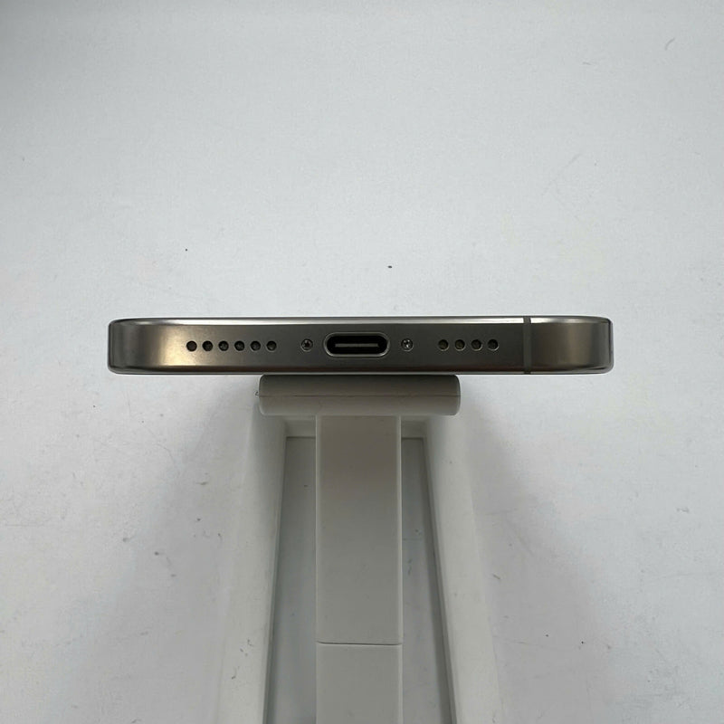 iPhone 16 Pro Max 256GB Tự Nhiên 98% pin 94% Quốc tế từ SB (Không dùng sim SB - xước viền nhẹ) - HH9791