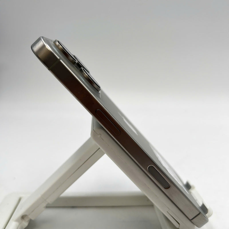 iPhone 16 Pro 256GB Tự Nhiên 98% pin 93% Quốc tế từ SB (Không dùng sim SB - ám lưng, xước màn) - HH6491