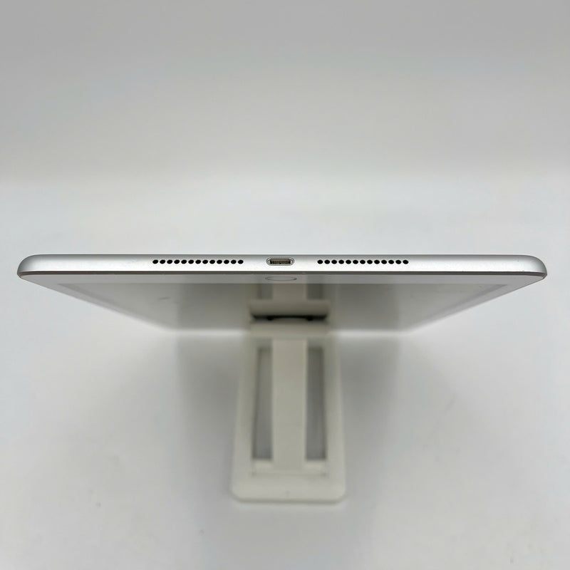 iPad Gen 8 2020 10.2in 32GB Silver 4G + Wifi 98% pin 100% từ AU (Đã thay pin, xước mặt lưng, bụi màn, xước viền)