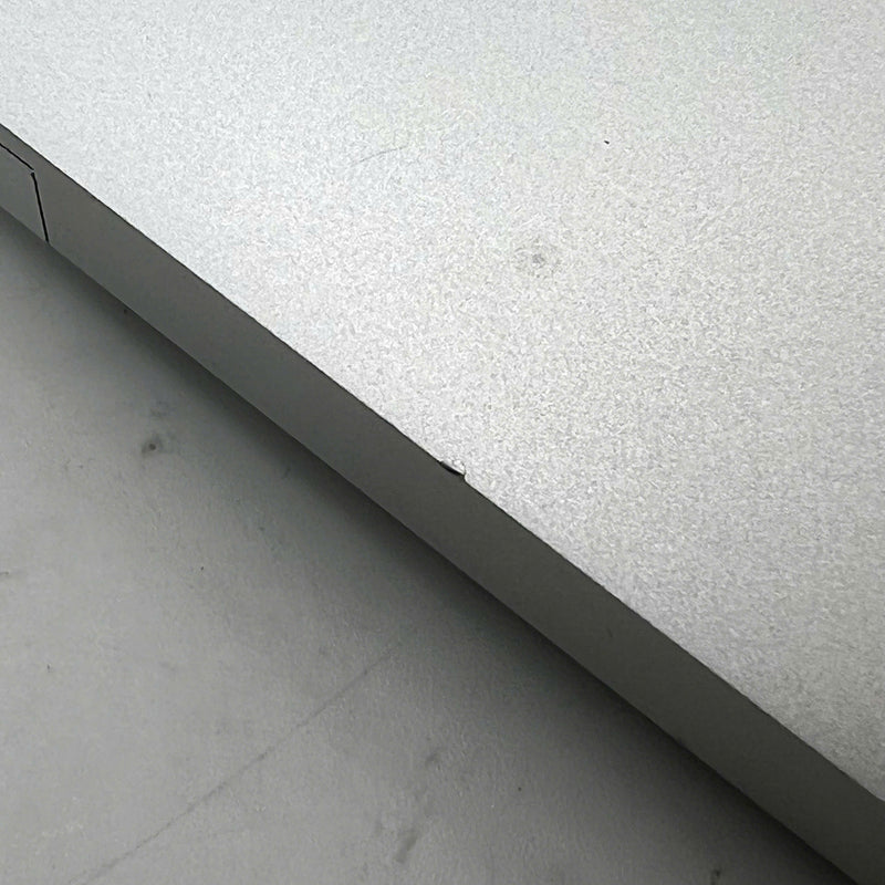 Macbook Pro 2019 13.3in Bạc Intel Core i7/ RAM 16GB/ SSD 512GB 98% Sạc 160 lần BPTA (nút Fn, control hơi cứng, xước vỏ)