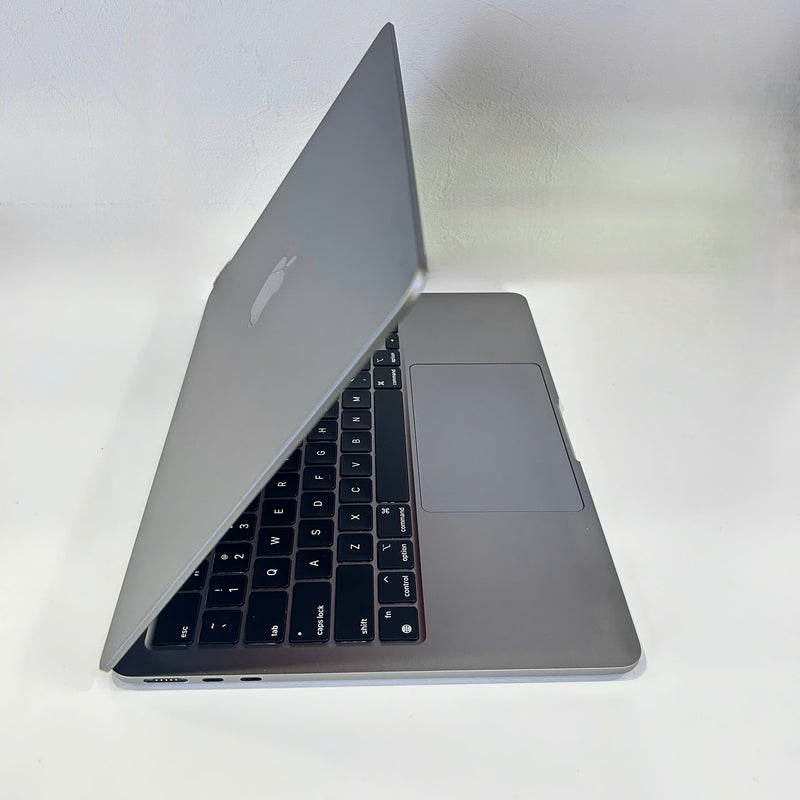 Macbook Air 2022 13.6in Xám M2/ RAM 8GB/ SSD 256GB pin 94% Sạc 115 lần BPTA