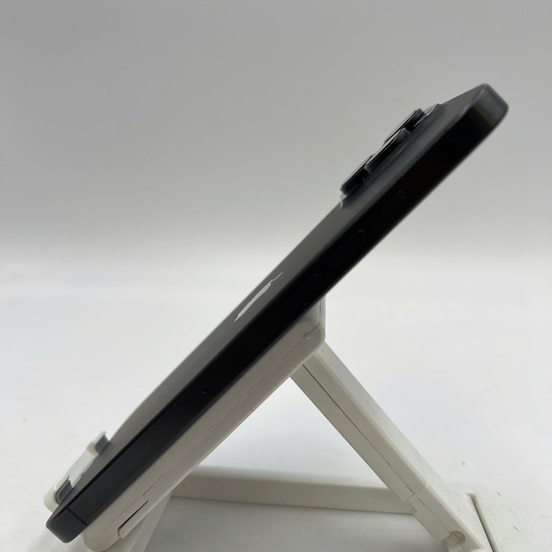 iPhone 16 Pro Max 256GB Đen 98% pin 98% Quốc Tế Apple (màn xước,viền xước,viền cam xước,KH/A máy Hàn) - HH8926