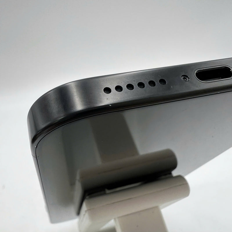 iPhone 16 Pro Max 256GB Đen 98% pin 98% Quốc Tế Apple (màn xước,viền xước,viền cam xước,KH/A máy Hàn) - HH8926