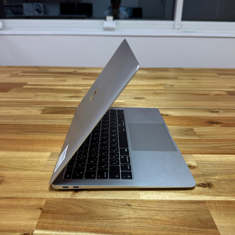 Macbook Air 2018 13.3in Bạc Intel Core i5/ RAM 8GB/ SSD 256GB 98% Sạc 154 lần BPTN