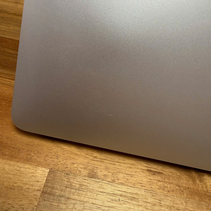 Macbook Air 2018 13.3in Bạc Intel Core i5/ RAM 8GB/ SSD 256GB 98% Sạc 154 lần BPTN