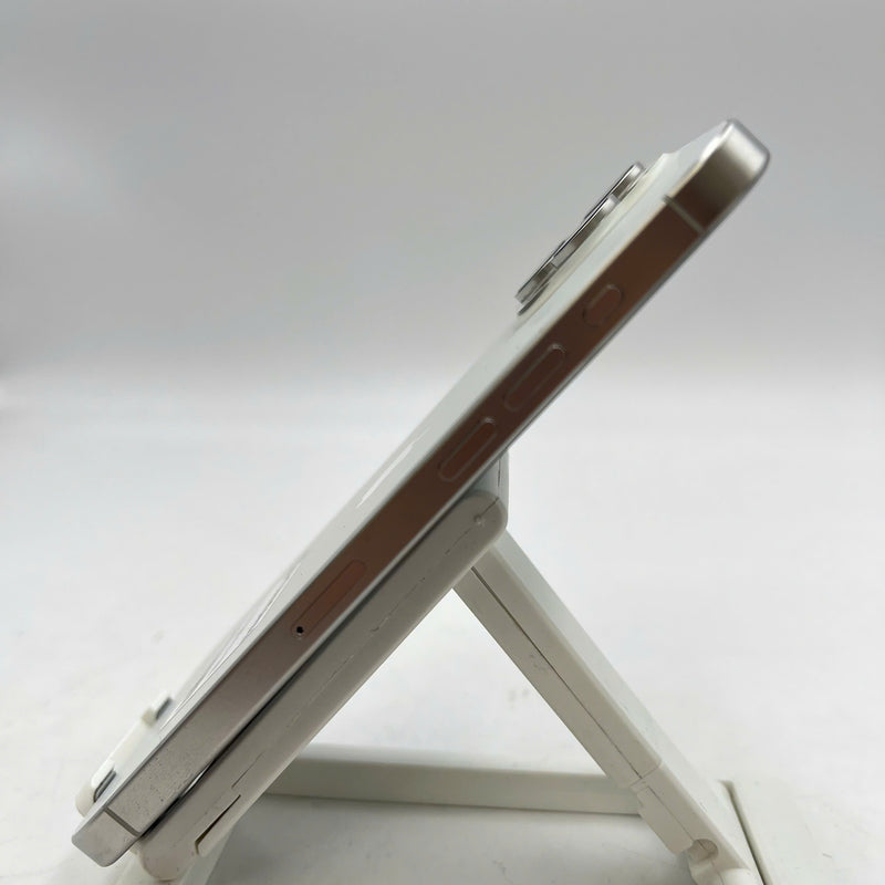 iPhone 15 Pro Max 256GB Trắng 98% pin 100% Máy đã trả hết tiền mạng dùng như Quốc tế Apple (Đã thay pin) - HH8877