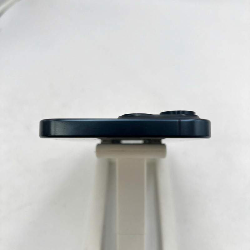 iPhone 15 Pro Max 256GB Xanh Dương 98% pin 87% Quốc tế từ SB (Không dùng sim SB - Đốm 0.5x, màn xước, xước mặt lưng, ám viền) - HH0610