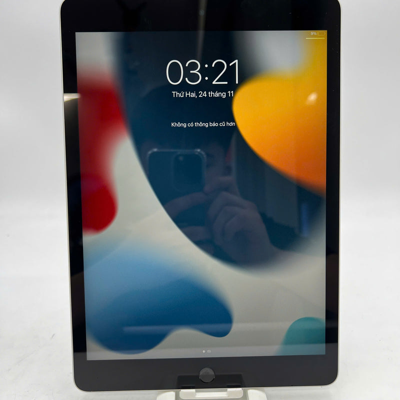 iPad Gen 9 10.2" 64GB Bạc Wifi 98% pin 100% sạc 86 lần (xước màn, xước viền, bụi màn)