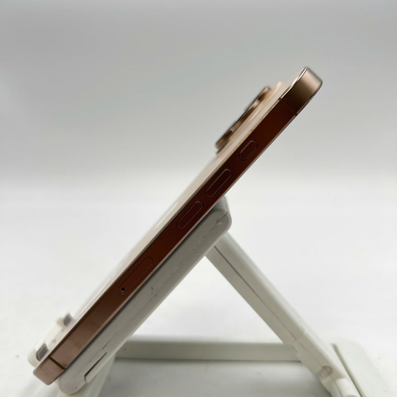 iPhone 16 Pro 128GB Desert Gold 98% ဘက်ထရီ 92% International Apple (အစွန်းများ) - HH3841 