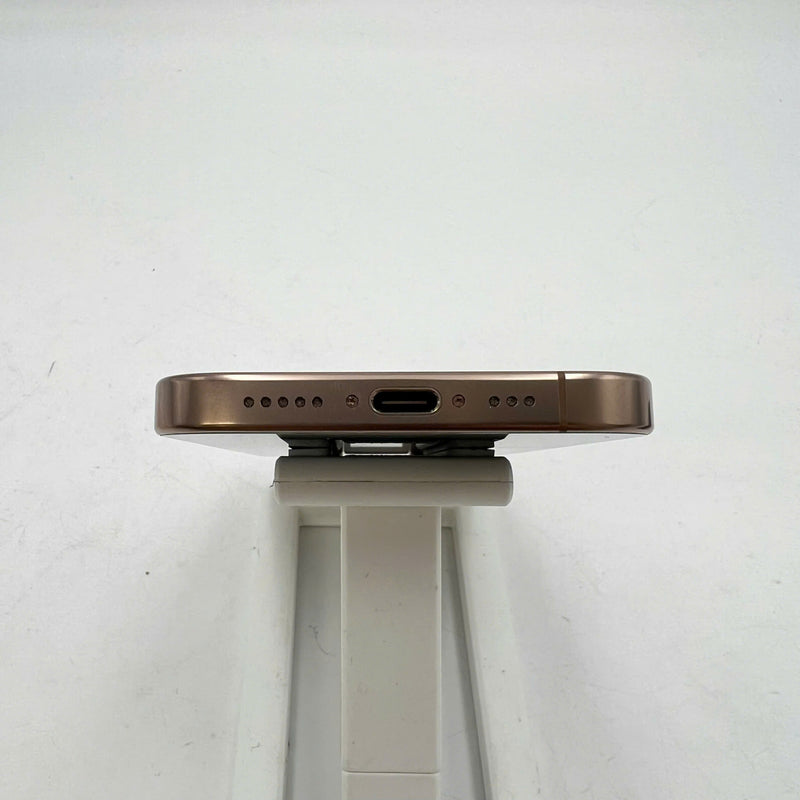 iPhone 16 Pro 128GB Desert Gold 98% ဘက်ထရီ 92% International Apple (အစွန်းများ) - HH3841 