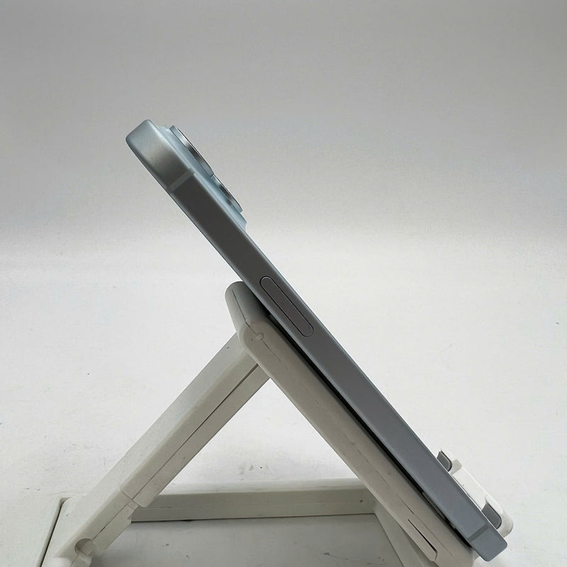 iPhone 15 128GB အပြာရောင် 98% ဘက္ထရီ 87% နိုင်ငံတကာ AU မှ (AU SIM မရှိပါ - ကင်မရာအစွန်း) - HH3935 