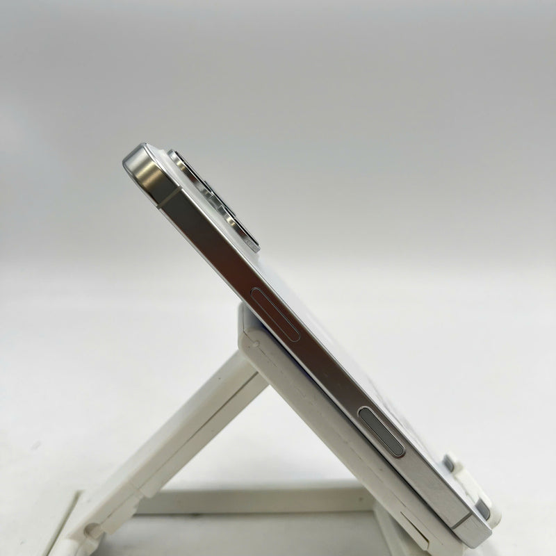 iPhone 16 Pro 256GB အဖြူရောင် 98% ဘက်ထရီ 91% International Apple - HH3355 