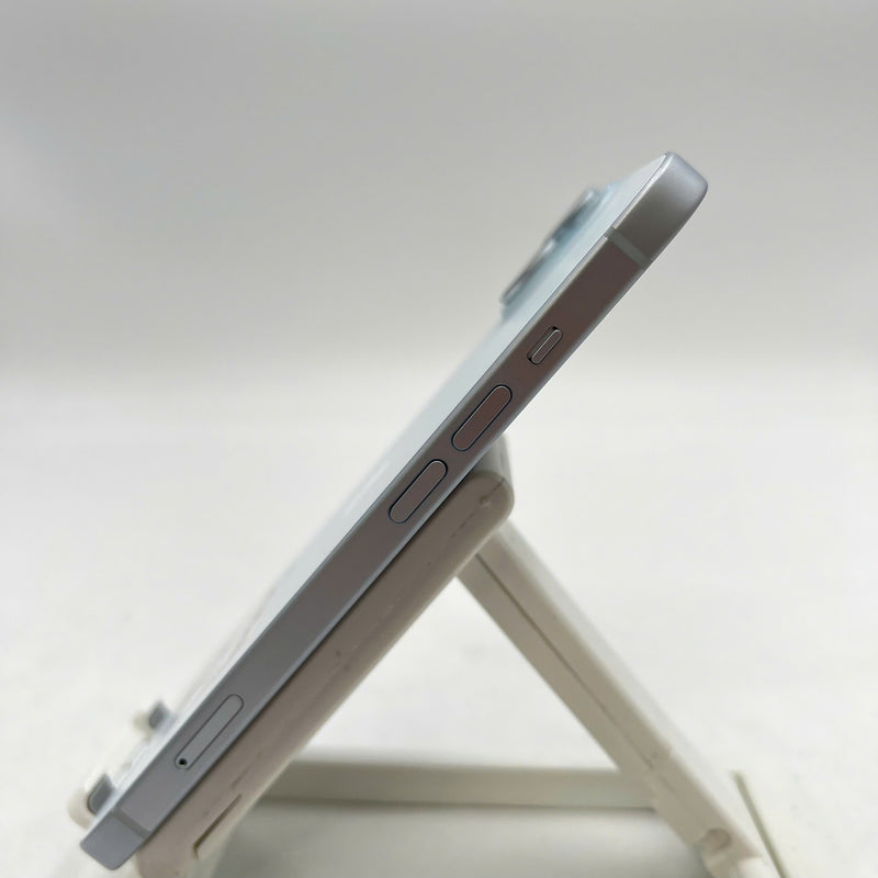 iPhone 15 128GB အပြာရောင် 98% ဘက်ထရီ 88% စက်သည် ကွန်ရက်ဘေလ်များအားလုံးကို ပေးချေပြီး Apple International (အလင်းမျက်နှာပြင် ခြစ်ရာများ၊ အစွန်းများ) - HH5827 