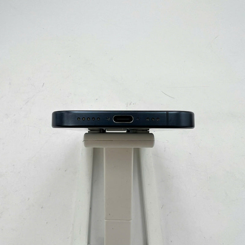 iPhone 15 Pro 128GB အပြာရောင် 98% ဘက္ထရီ 87% International SB မှ (SB မှ SIM မရှိပါ - အစွန်းများပေါ်တွင် ခြစ်ရာများ၊ ကျောဘက် အနည်းငယ် မှောင်နေ) - HH5103 