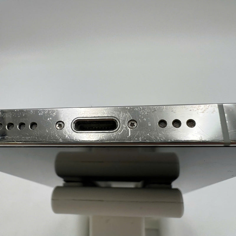 iPhone 12 Pro 128GB အဖြူရောင် 98% ဘက်ထရီ 87% စက်ပစ္စည်းသည် ကွန်ရက်အခကြေးငွေအားလုံးကို ပေးဆောင်ပြီး Apple International (ခြစ်ရာအစွန်းများ) ကဲ့သို့ အသုံးပြုထားသည် - HH9918 