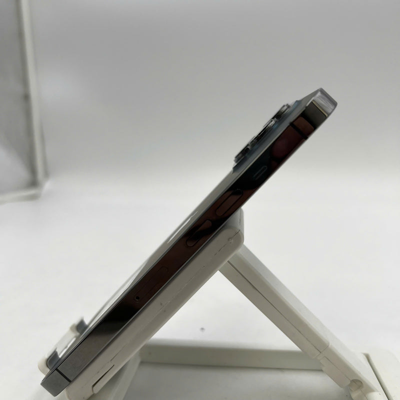 iPhone 13 Pro 128GB အနက်ရောင် 98% ဘက္ထရီ 100% စက်ပစ္စည်းသည် ကွန်ရက်အခကြေးငွေအားလုံးကို ပေးဆောင်ပြီး Apple International ကဲ့သို့ အသုံးပြုပါသည် (ဘက်ထရီကို အစားထိုးပြီး အနည်းငယ် နက်မှောင်ကာ 3x အစက်များ) - HH9789 