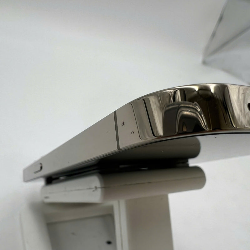 iPhone 14 Pro 256GB ရွှေရောင် 98% ဘက်ထရီ 87% စက်ပစ္စည်းသည် ကွန်ရက်အခကြေးငွေအားလုံးကို ပေးဆောင်ထားပြီး Apple International (ဘက်ထရီစစ်စစ်၊ 0.5x အစက်အပြောက်များ၊ အစွန်းများပေါ်တွင် ခြစ်ရာများ၊ ကျောညိုရောင်) - HH7731 