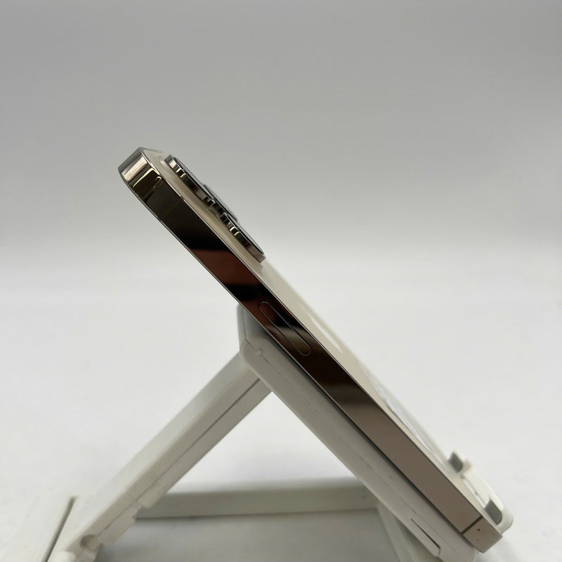 iPhone 14 Pro 256GB ရွှေရောင် 98% ဘက်ထရီ 87% စက်ပစ္စည်းသည် ကွန်ရက်အခကြေးငွေအားလုံးကို ပေးဆောင်ထားပြီး Apple International (ဘက်ထရီစစ်စစ်၊ 0.5x အစက်အပြောက်များ၊ အစွန်းများပေါ်တွင် ခြစ်ရာများ၊ ကျောညိုရောင်) - HH7731 