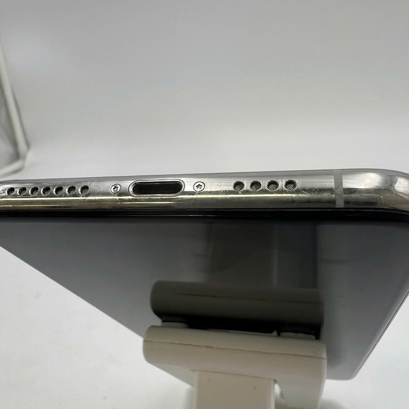 iPhone XS Max 256GB အဖြူရောင် 98% ဘက္ထရီ 100% စက်ပစ္စည်းသည် ကွန်ရက်အခကြေးငွေအားလုံးကို ပေးဆောင်ထားပြီး Apple International (အစားထိုး ဘက်ထရီ၊ 1 ကွက်၊ အစွန်းများပေါ်တွင် ခြစ်ရာများစွာ) - HH9059 