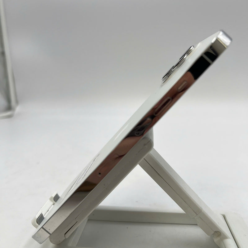 iPhone 12 Pro Max 256GB အဖြူရောင် 98% ဘက္ထရီ 86% စက်ပစ္စည်းသည် ကွန်ရက်အခကြေးငွေအားလုံးကို ပေးဆောင်ထားပြီး Apple International (မျက်နှာပြင် ခြစ်ရာ၊ ခြစ်ရာအစွန်းများ) - HH7470 