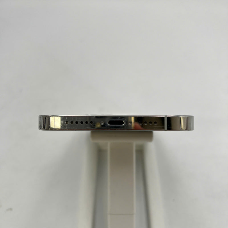 iPhone 12 Pro Max 256GB အဖြူရောင် 98% ဘက်ထရီ 87% အာမခံ စက်ပစ္စည်းသည် ကွန်ရက်အခကြေးငွေအားလုံးကို ပေးဆောင်ထားပြီး Apple International (မျက်နှာပြင် ခြစ်ရာ၊ ခြစ်ရာအစွန်းများ၊ 2.5x အစက်များ) - HH6520 