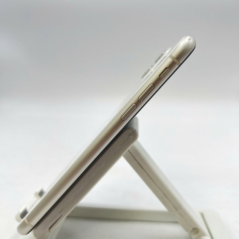 iPhone 11 64GB အဖြူရောင် 98% ဘက်ထရီ 86% စက်ပစ္စည်းသည် ကွန်ရက်အခကြေးငွေအားလုံးကို ပေးဆောင်ထားပြီး Apple International (စခရင် ခြစ်ရာ၊ ခြစ်ရာအစွန်းများ၊ 1x အကွက်) - HH8728 