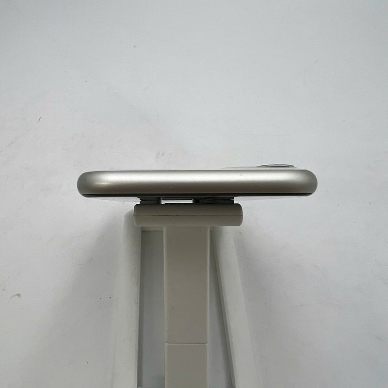 iPhone 11 64GB အဖြူရောင် 98% ဘက်ထရီ 86% စက်ပစ္စည်းသည် ကွန်ရက်အခကြေးငွေအားလုံးကို ပေးဆောင်ထားပြီး Apple International (စခရင် ခြစ်ရာ၊ ခြစ်ရာအစွန်းများ၊ 1x အကွက်) - HH8728 