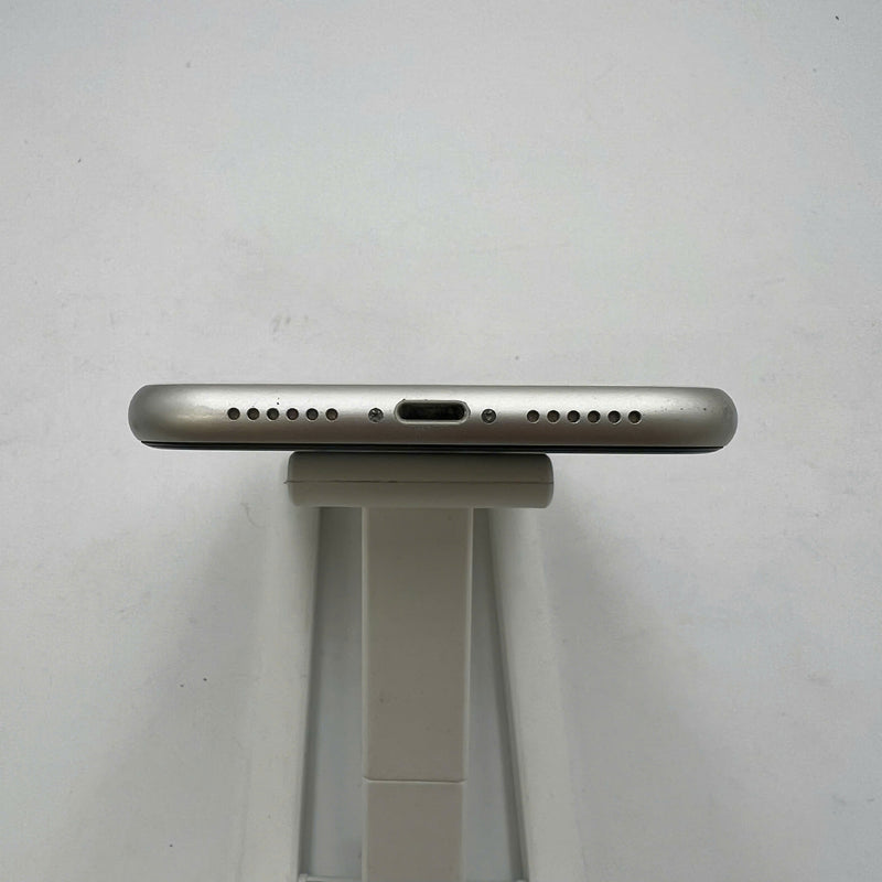 iPhone 11 64GB အဖြူရောင် 98% ဘက်ထရီ 86% စက်ပစ္စည်းသည် ကွန်ရက်အခကြေးငွေအားလုံးကို ပေးဆောင်ထားပြီး Apple International (စခရင် ခြစ်ရာ၊ ခြစ်ရာအစွန်းများ၊ 1x အကွက်) - HH8728 