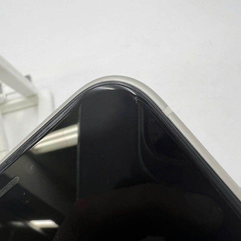 iPhone 11 64GB အဖြူရောင် 98% ဘက်ထရီ 86% စက်ပစ္စည်းသည် ကွန်ရက်အခကြေးငွေအားလုံးကို ပေးဆောင်ထားပြီး Apple International (စခရင် ခြစ်ရာ၊ ခြစ်ရာအစွန်းများ၊ 1x အကွက်) - HH8728 