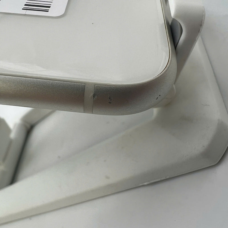 iPhone 11 64GB အဖြူရောင် 98% ဘက်ထရီ 86% စက်ပစ္စည်းသည် ကွန်ရက်အခကြေးငွေအားလုံးကို ပေးဆောင်ထားပြီး Apple International (စခရင် ခြစ်ရာ၊ ခြစ်ရာအစွန်းများ၊ 1x အကွက်) - HH8728 