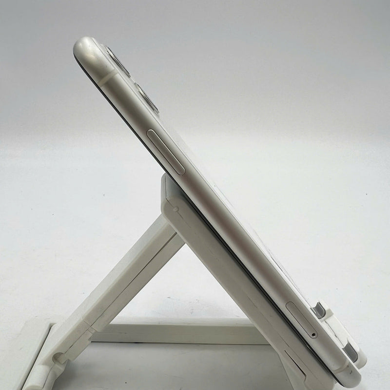 iPhone 11 64GB အဖြူရောင် 98% ဘက်ထရီ 86% စက်ပစ္စည်းသည် ကွန်ရက်အခကြေးငွေအားလုံးကို ပေးဆောင်ထားပြီး Apple International (စခရင် ခြစ်ရာ၊ ခြစ်ရာအစွန်းများ၊ 1x အကွက်) - HH8728 