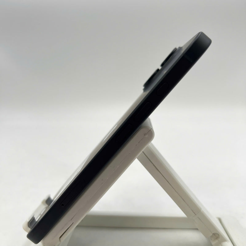 iPhone 16 128GB အနက်ရောင် 98% ဘက်ထရီ SB မှ 100% နိုင်ငံတကာ အာမခံ ( SB ဆင်းမ်ကဒ်မပါ - အမှောင်အနားများ၊ ကင်မရာအစွန်းတွင် ခြစ်ရာများ) - HH6144 