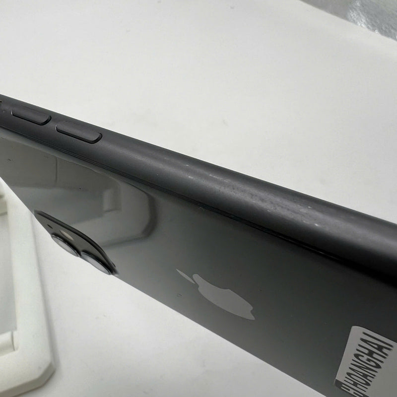 iPhone 11 64GB အနက်ရောင် 98% ဘက်ထရီ 89% စက်ပစ္စည်းသည် ကွန်ရက်ဘေလ်များအားလုံးကို ပေးချေထားပြီး Apple International (LKCH ဘက်ထရီ၊ ခြစ်ရာအစွန်းများ၊ လိမ္မော်ရောင်အစွန်းများ) - HH9158 