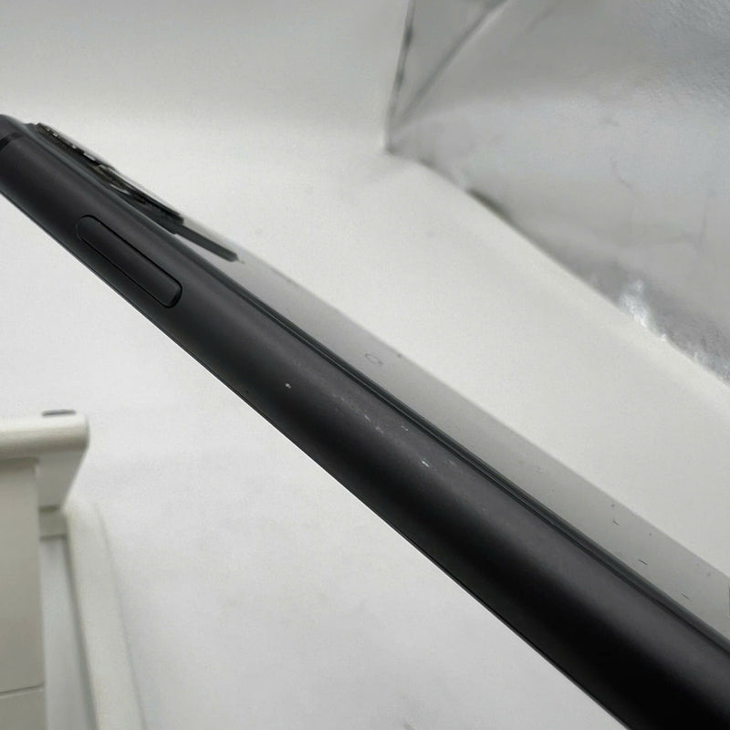 iPhone 11 64GB အနက်ရောင် 98% ဘက်ထရီ 89% စက်ပစ္စည်းသည် ကွန်ရက်ဘေလ်များအားလုံးကို ပေးချေထားပြီး Apple International (LKCH ဘက်ထရီ၊ ခြစ်ရာအစွန်းများ၊ လိမ္မော်ရောင်အစွန်းများ) - HH9158 