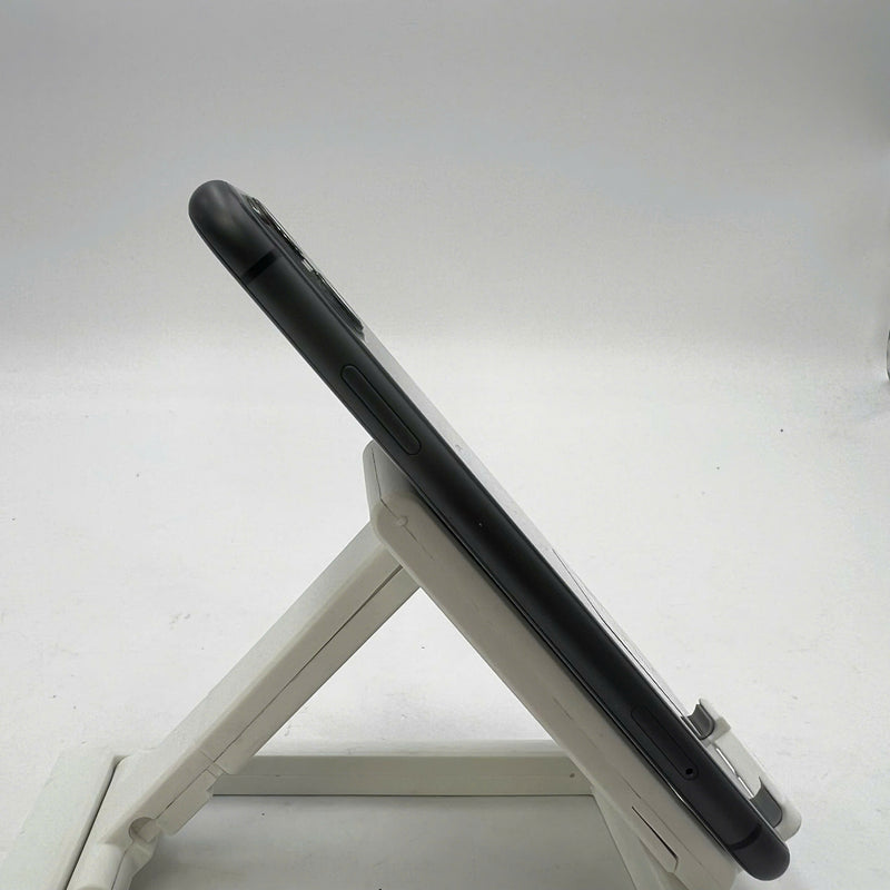 iPhone 11 64GB အနက်ရောင် 98% ဘက်ထရီ 89% စက်ပစ္စည်းသည် ကွန်ရက်ဘေလ်များအားလုံးကို ပေးချေထားပြီး Apple International (LKCH ဘက်ထရီ၊ ခြစ်ရာအစွန်းများ၊ လိမ္မော်ရောင်အစွန်းများ) - HH9158 