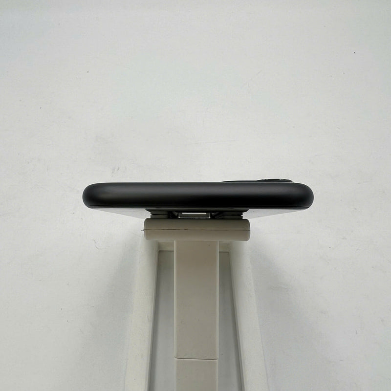 iPhone 11 64GB အနက်ရောင် 98% ဘက်ထရီ 89% စက်ပစ္စည်းသည် ကွန်ရက်ဘေလ်များအားလုံးကို ပေးချေထားပြီး Apple International (LKCH ဘက်ထရီ၊ ခြစ်ရာအစွန်းများ၊ လိမ္မော်ရောင်အစွန်းများ) - HH9158 