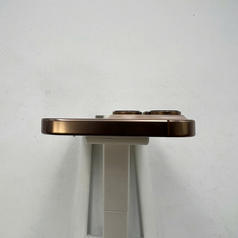 iPhone 16 Pro Max 256GB Desert Gold 98% ဘက်ထရီ 93% International Apple (အစွန်းများ၊ 0.5x ကင်မရာအစက်အပြောက်များ) - HH8171 