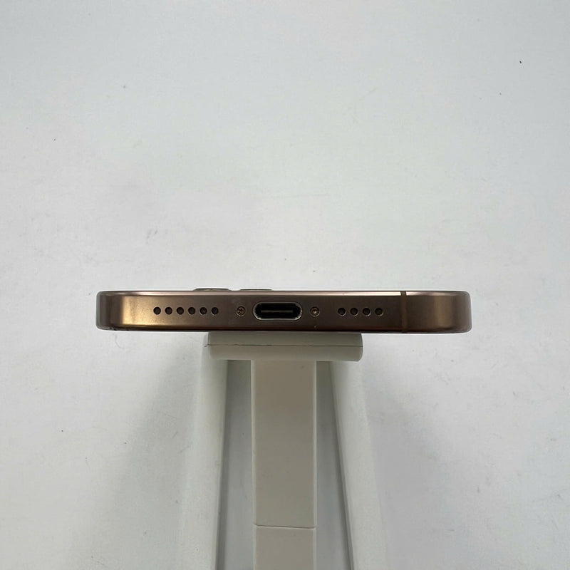 iPhone 16 Pro Max 256GB Desert Gold 98% ဘက်ထရီ 93% International Apple (အစွန်းများ၊ 0.5x ကင်မရာအစက်အပြောက်များ) - HH8171 